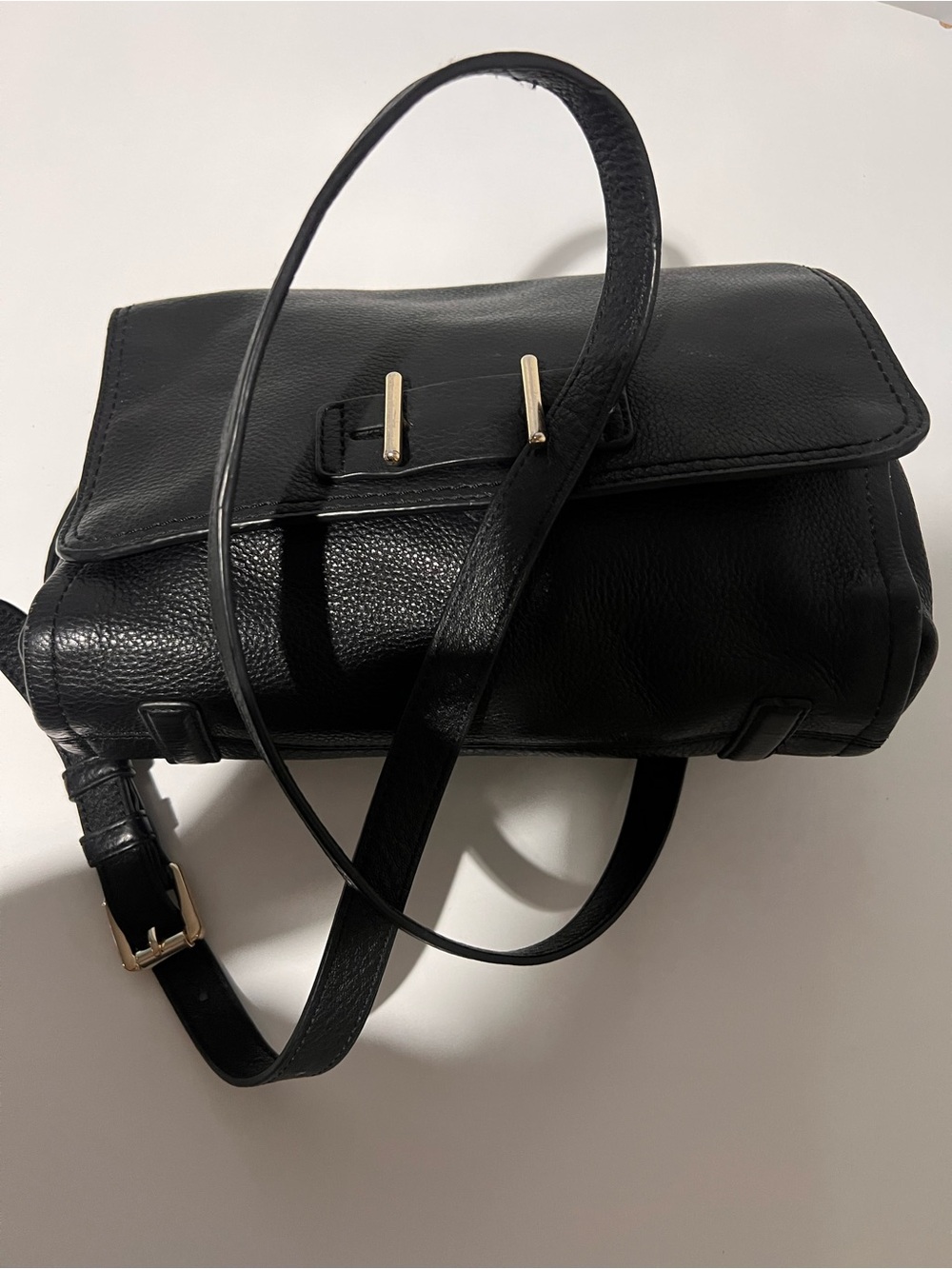Bolso Crossbody Vince Camuto Piel Genuina Minimalista